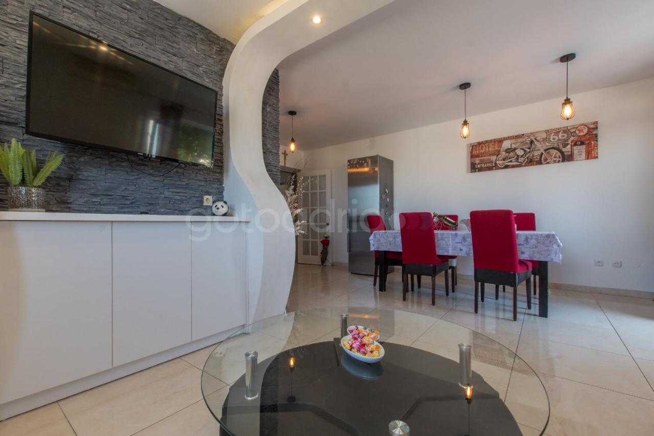 Apartment Vesna With Balcony & Free Parking Makarska Exteriör bild